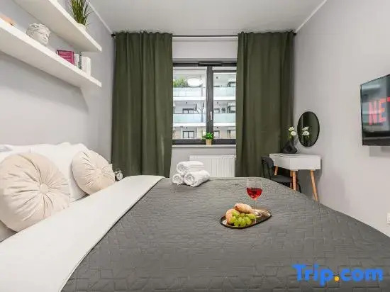 Lumina 3-room apartment near the train station