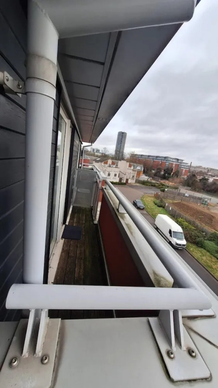 Free Parking Near City Centre & Stadium Sleeps 6-8
