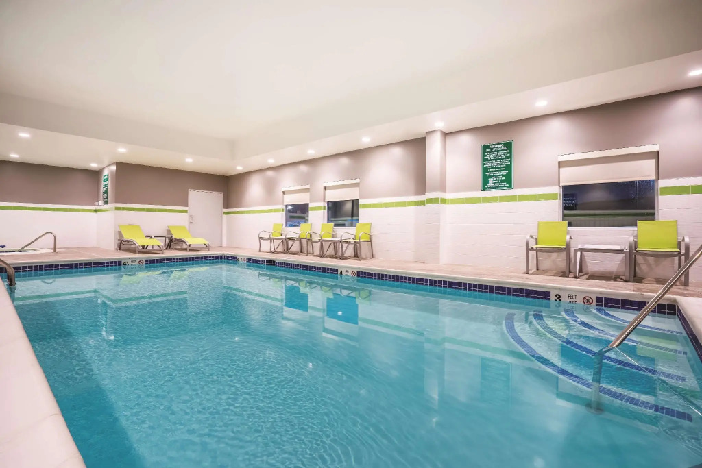La Quinta Inn & Suites by Wyndham Clifton Park Saratoga Area 1749 Route 9