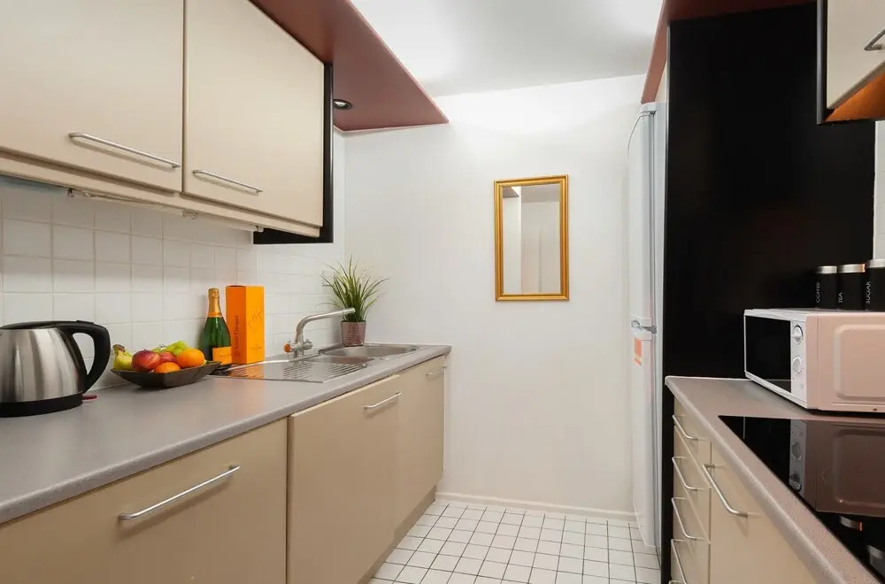 Platinum Apartment near Gloucester Road 9950