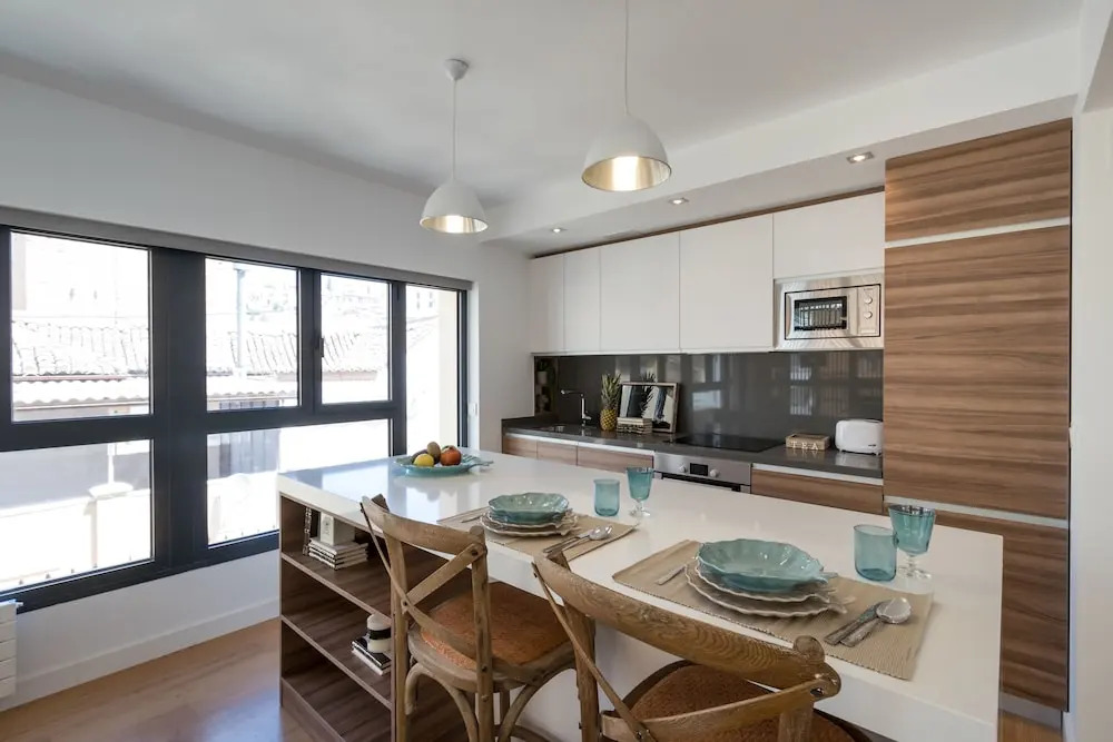 Chezmoihomes Plaza Nueva Deluxe