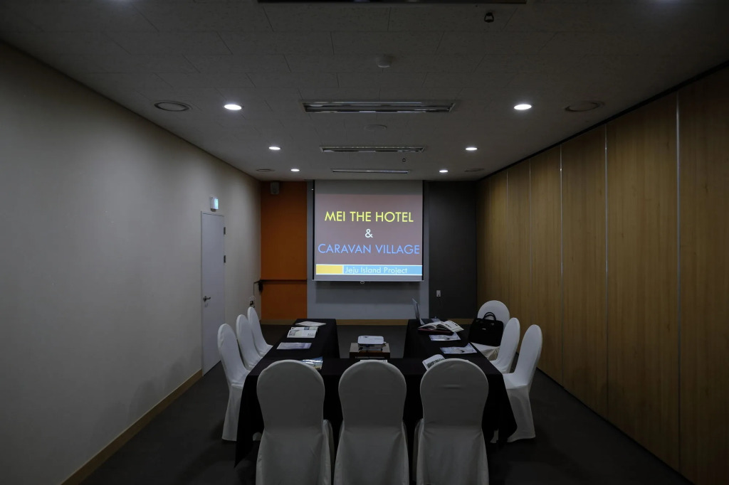 AVA Hotel Jeju Hamdeok