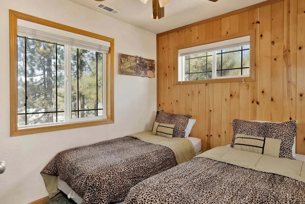 2618- Brownie Resort