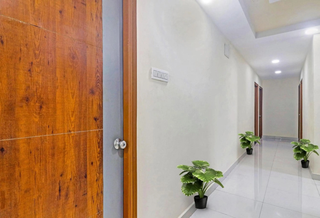 Super OYO 91014 Honey Heights
