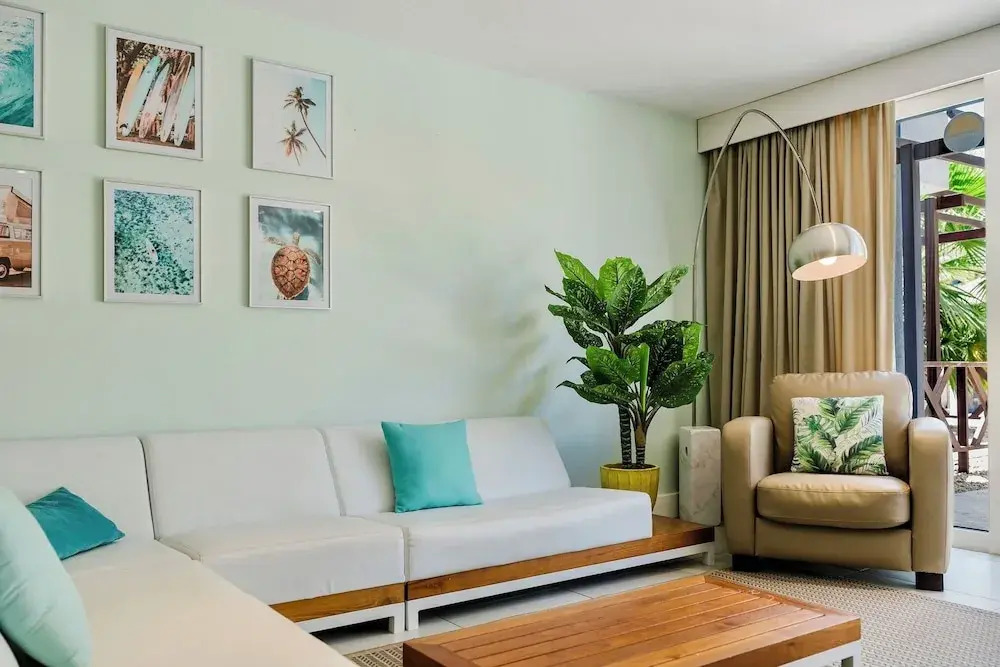 Las Islas Condominiums