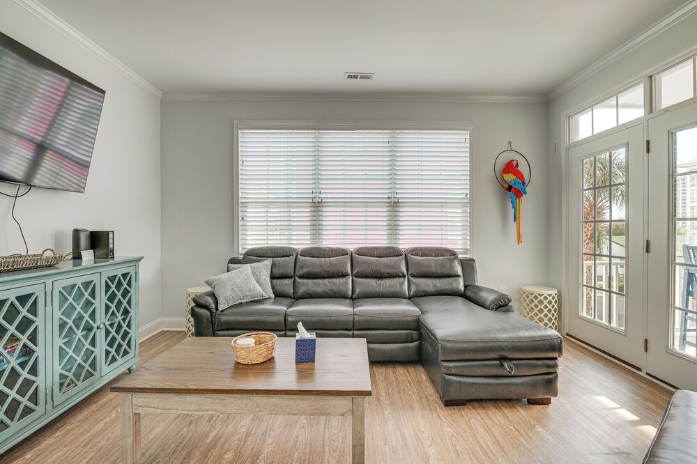 1 Block to Shore: Myrtle Beach Home w/ Pool Access