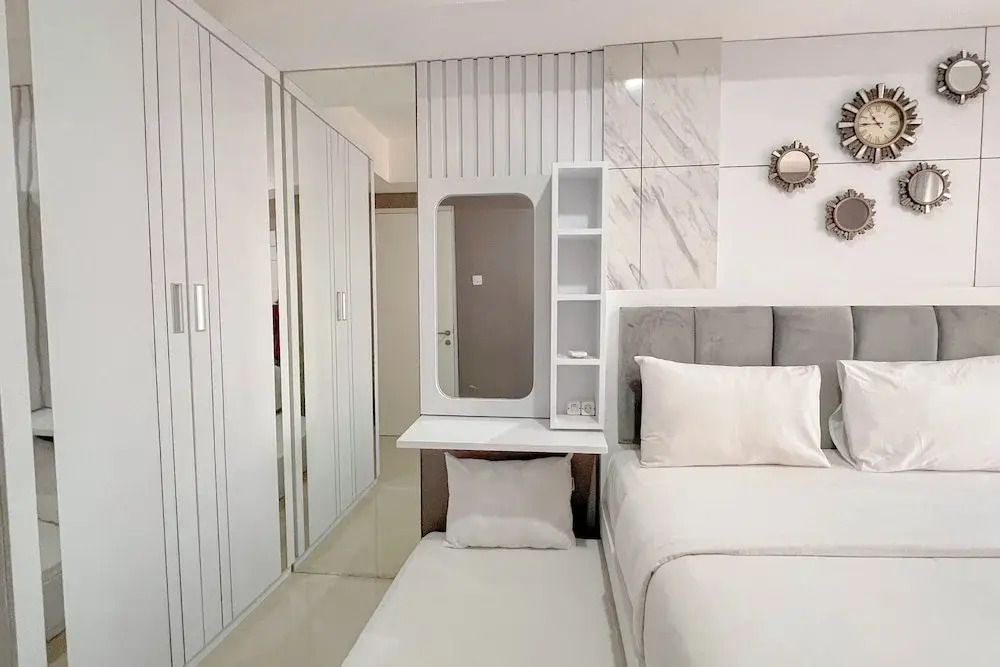 Grey Toned 1Br Apartment Tamansari Skylounge Makassar