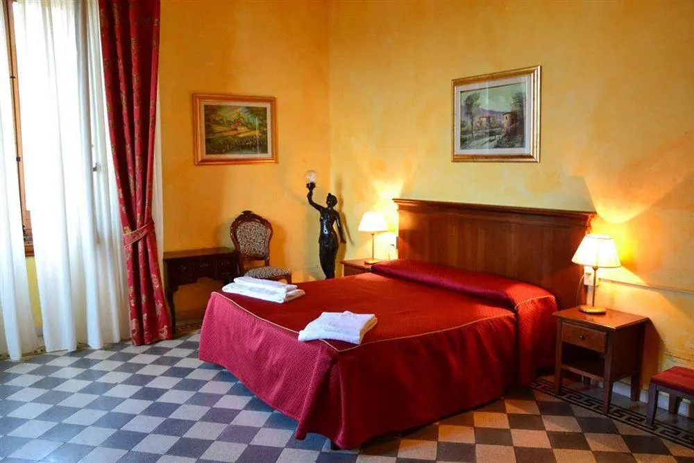 Stefania Rooms