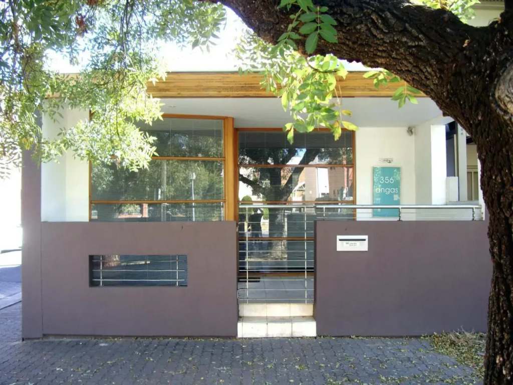 Adelaide Accommodation - The Angas
