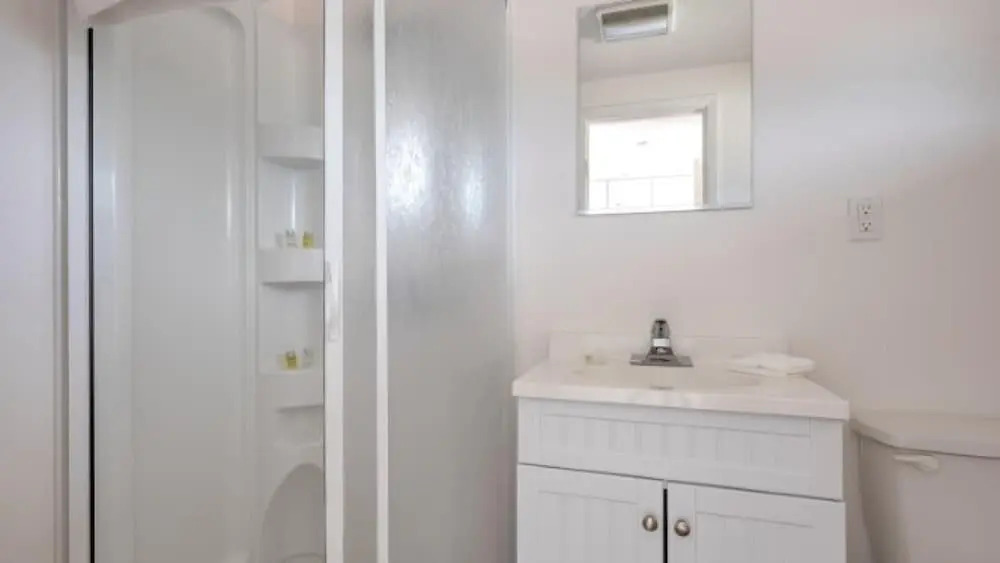 Unit 3 Dbl Queen - Bungalows at Common Ground