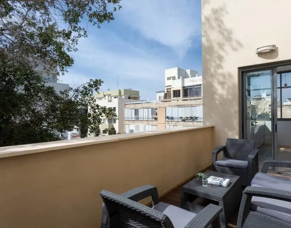 Rustic Charm 2BR Apt in Tel Aviv By Sea N' Rent