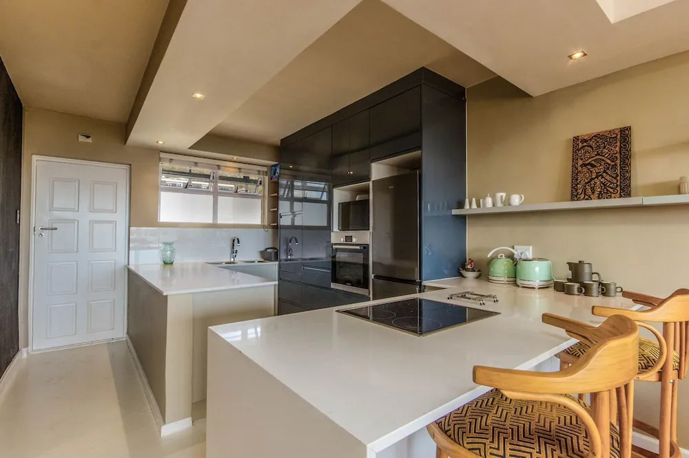 Green Point 2 Bedroom Apartment With Enclosed Balcony and Stunning Views