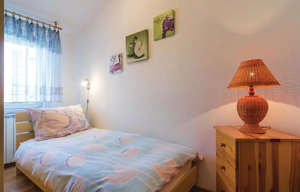 Awesome Home in Vodnjan With 4 Bedrooms, Outdoor Swimming Pool and Wifi