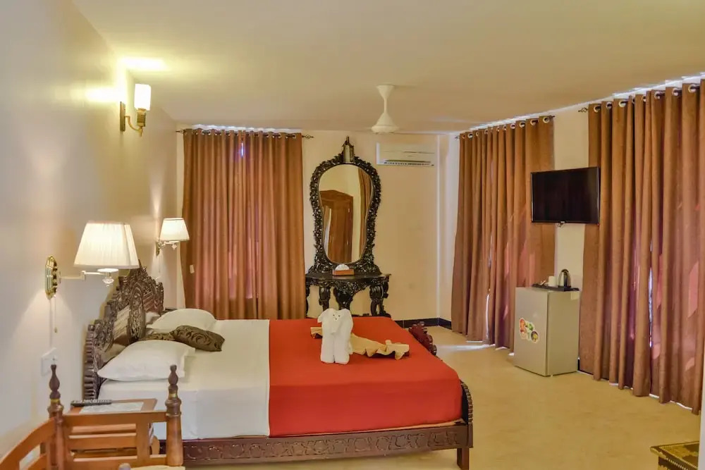 Tembo House Hotel