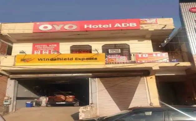 OYO 81074 Hotel Adb