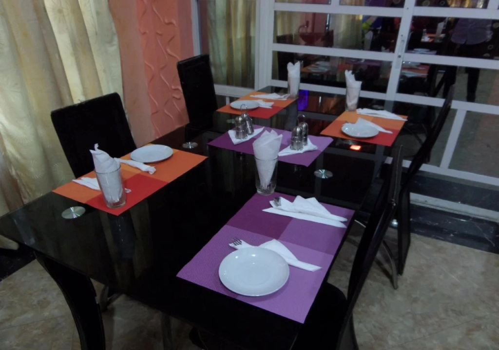 Отель Alheri Suites