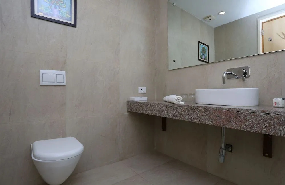 Four Leaf Service Suites