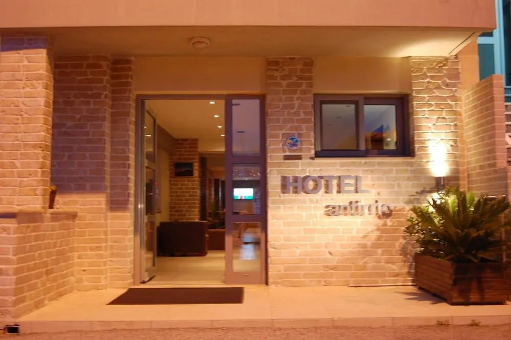 Hotel Antirriο