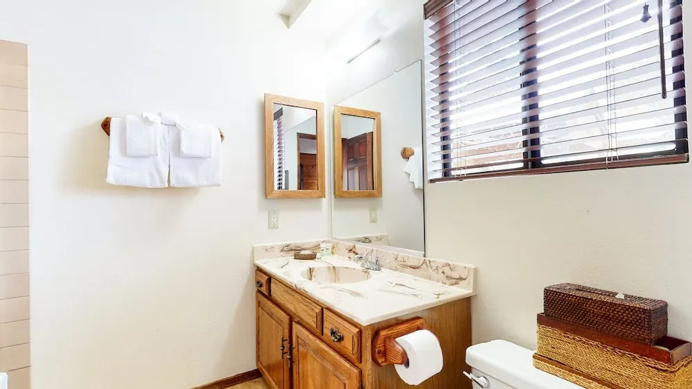 Snowflower 49 Spacious Corner Unit, Private Washer Dryer by RedAwning
