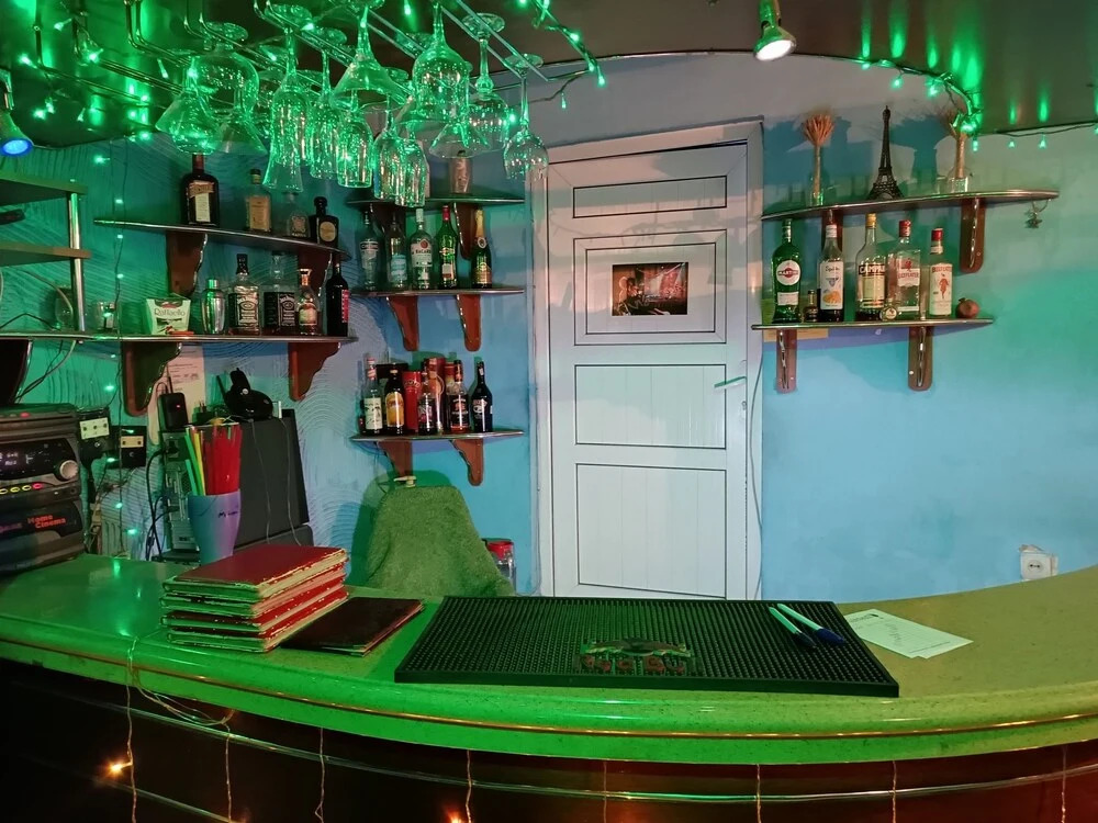 Cocktail Hotel