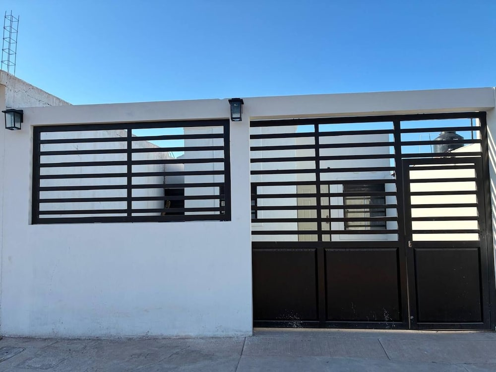 Modern 2-bedroom House in Guaymas