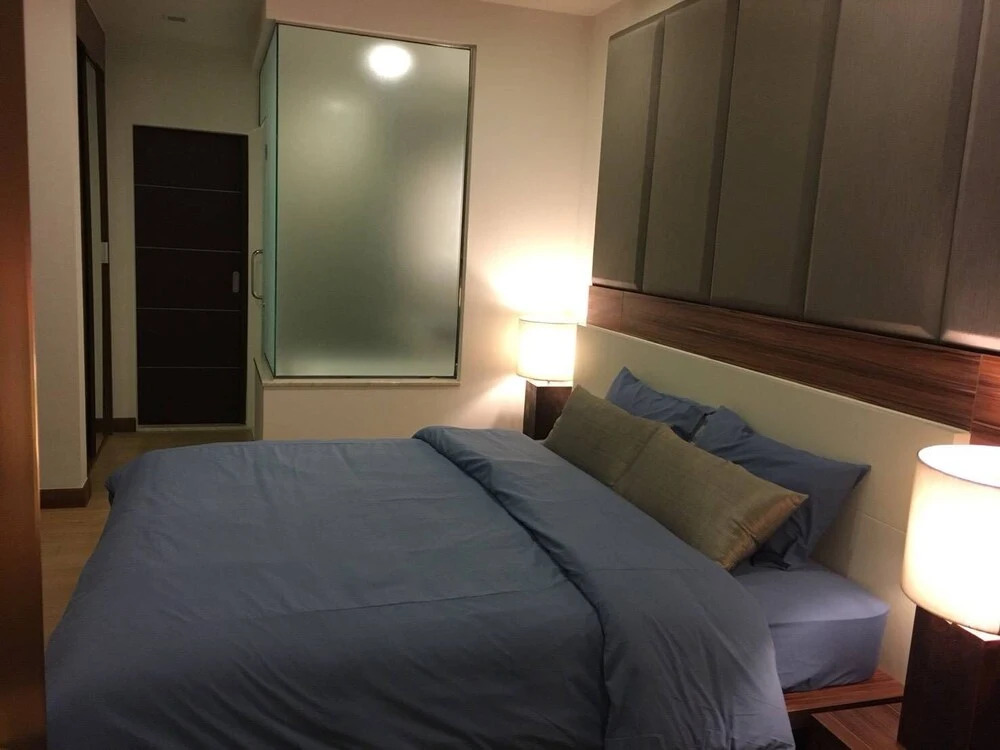 Luxury Corner Room