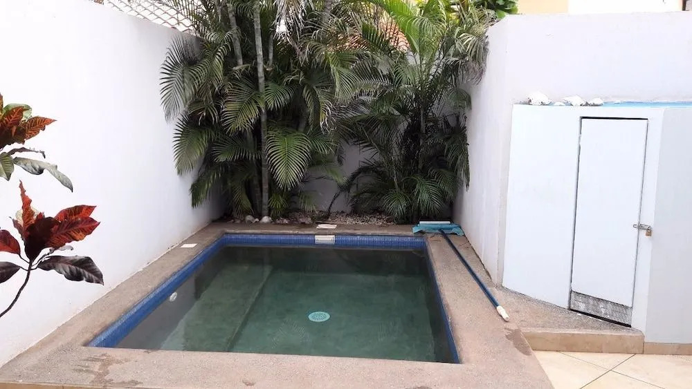 Villa Thoga Vacation Rentals & Tours
