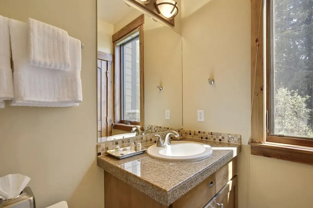 Slopeside Mountain Time Luxury Chalet by Winter Park Escapes