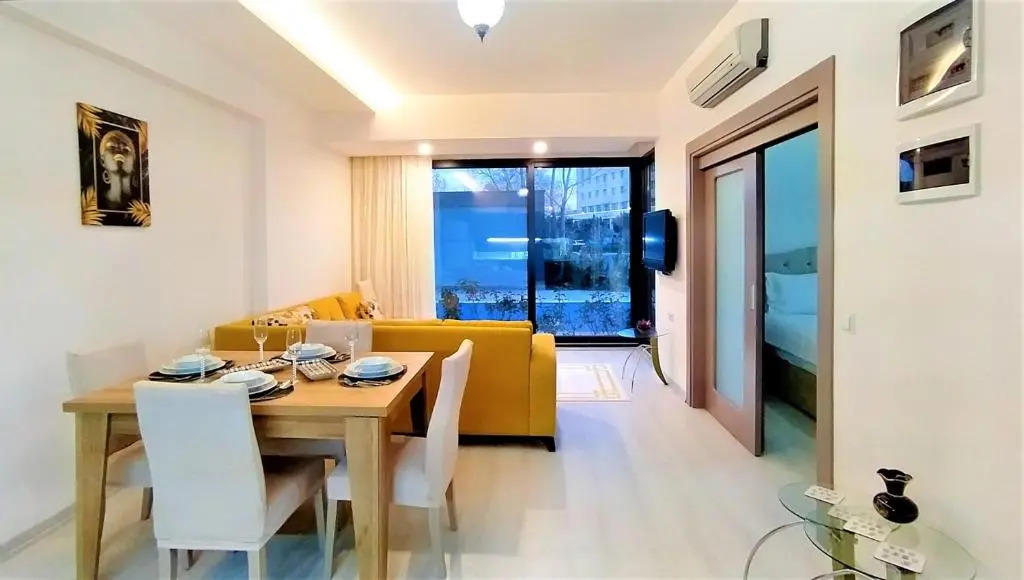 Central Flat With Shared Pool In Kepez Antalya