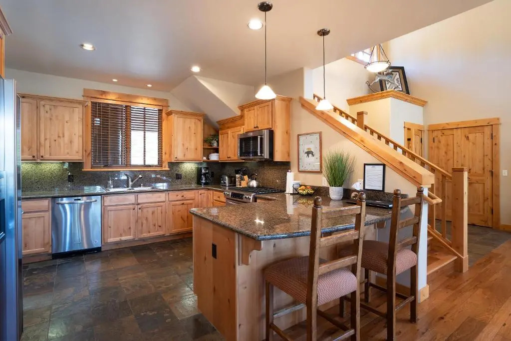 New Listing! Luxury 3 Bedroom Townhome in Old Greenwood-Walk to the Pavilion!