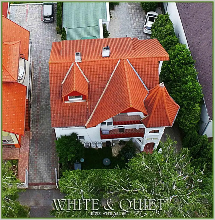 White & Quiet Apartment House