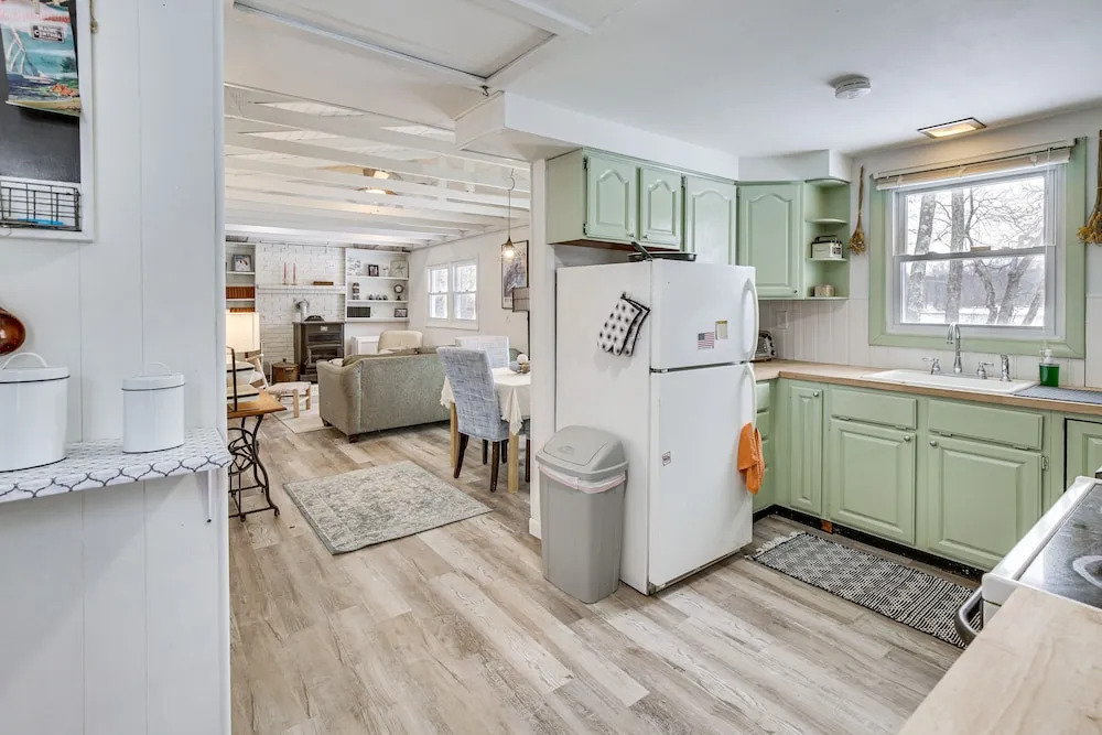 Riverfront Topsham Home ~ 28 Mi to Portland!