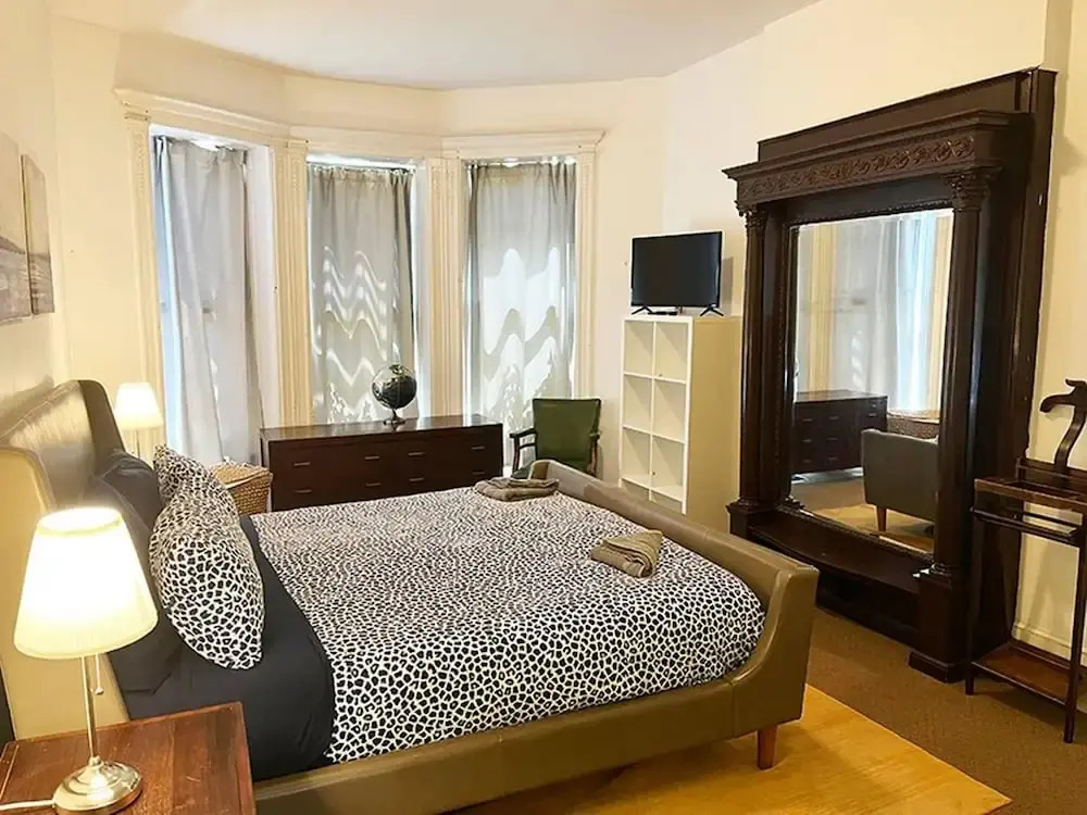 Lovely two Bedroom With Patio!