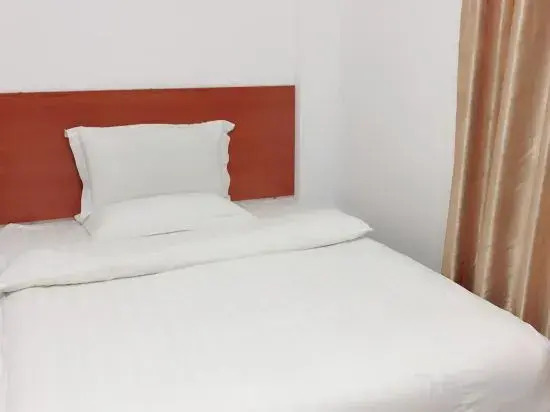 Huazhou Baiyun Apartment