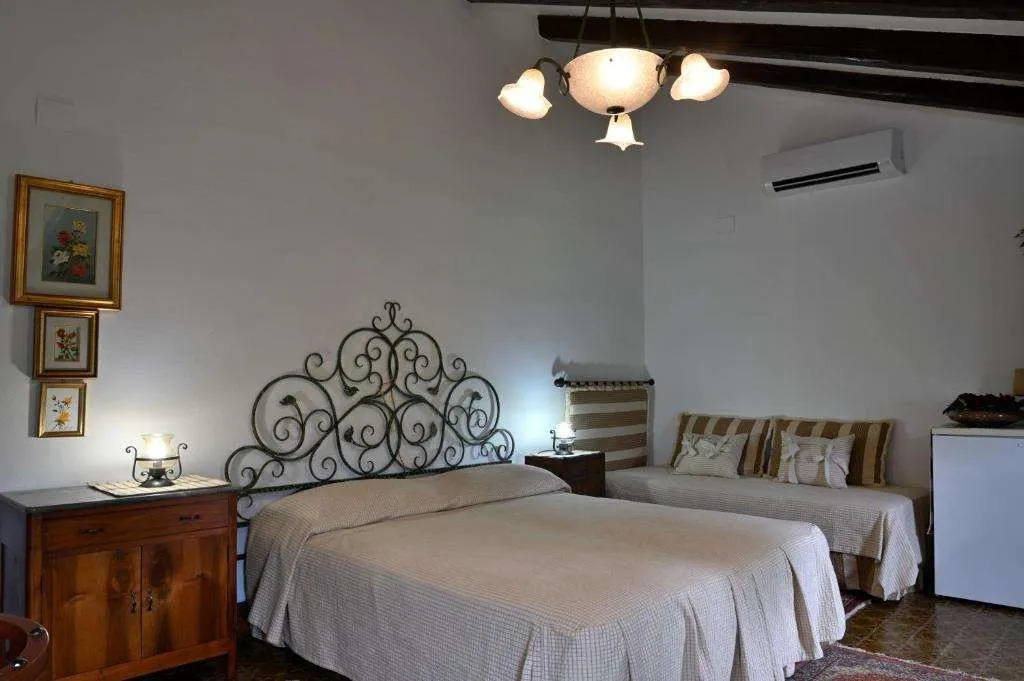B&B Four Winds