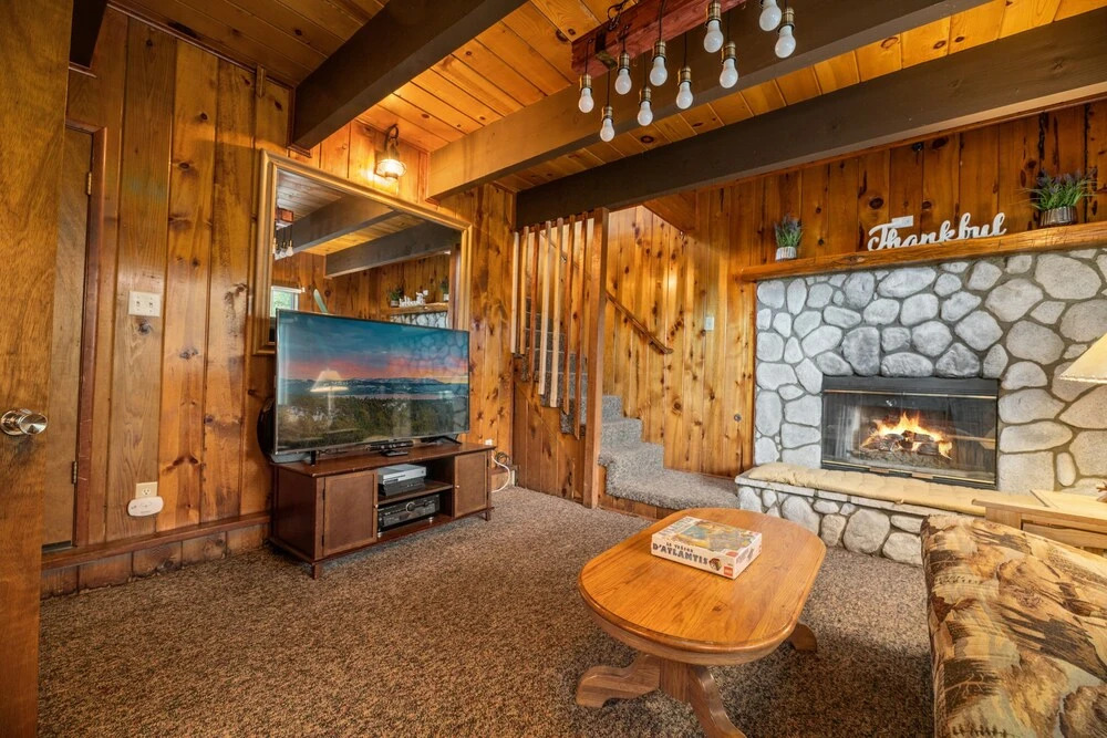 Eagle's Crest At Moonridge - A Sense Of Seclusion And Privacy! Mountain Views! Ac! 2 Bedroom Cabin