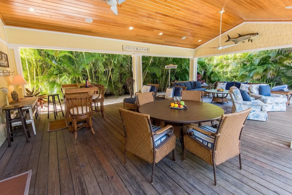 Sunshine Reef Apartment 4