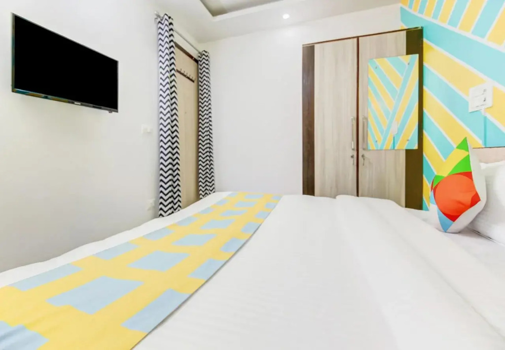 OYO Home 28827 Design Studio Huda City Center