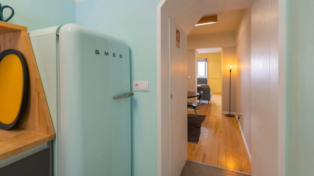 Trendy, Vintage with Castle View Apartment 44 by Lisbonne Collection