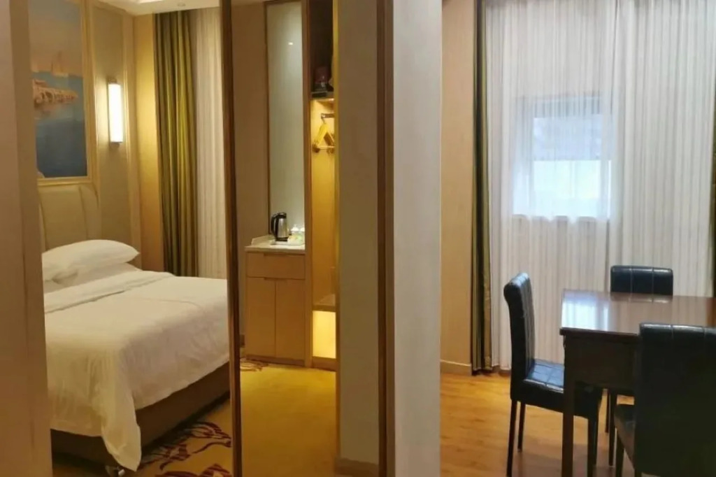 Vienna International Hotel (Binjiang of Jiangjin, Chongqing)