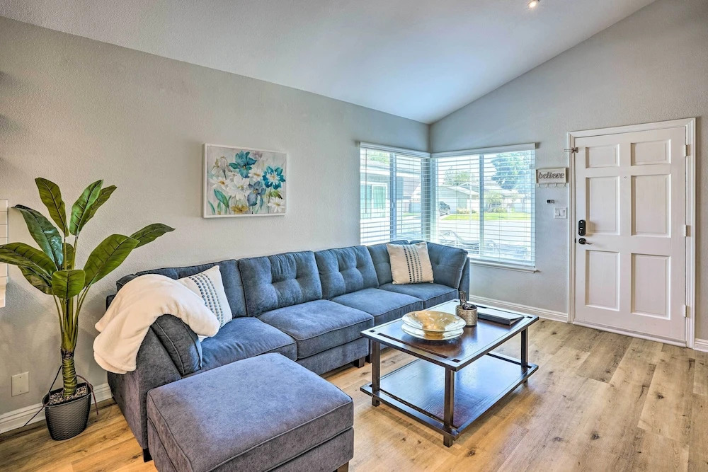 Sunny Orange County Abode w/ Fire Pit & Backyard!