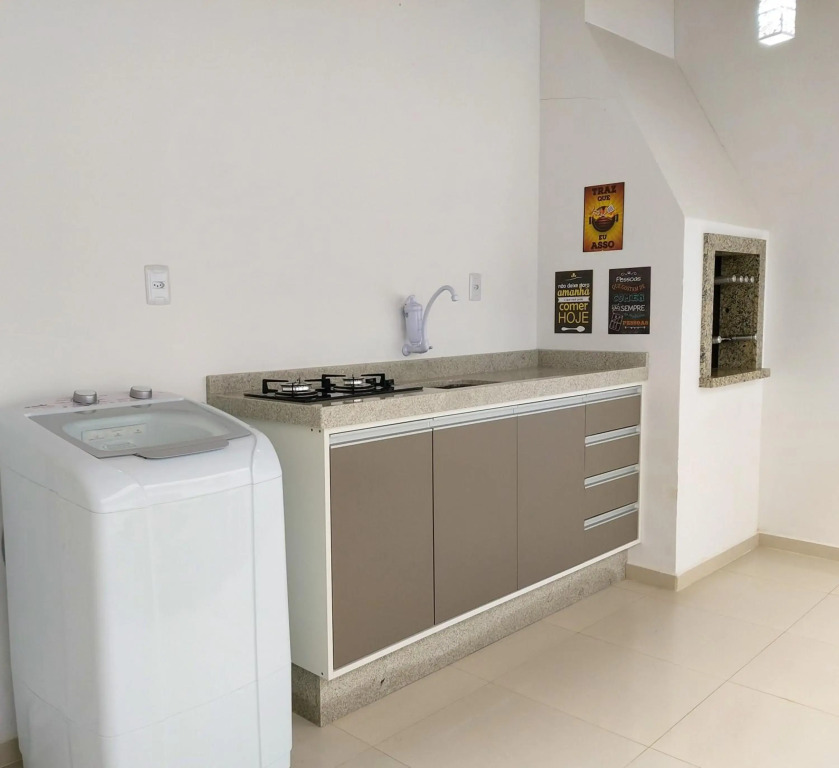Curta Praia da Armação - Casa Girassol