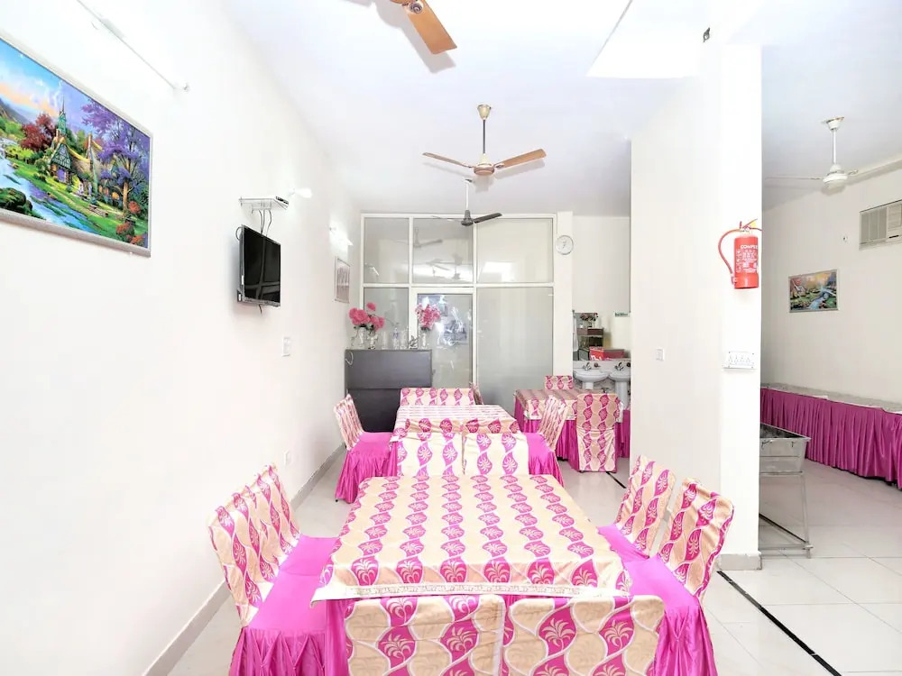 OYO 15644 Hotel Karma
