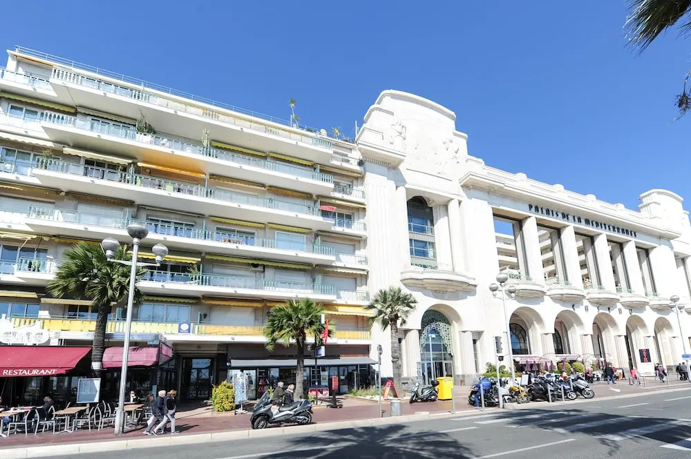 Le Majestic Promenade - Five Stars Holiday House