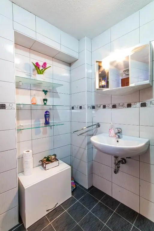 Apartments Kira