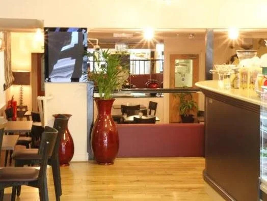 Thameside Hotel