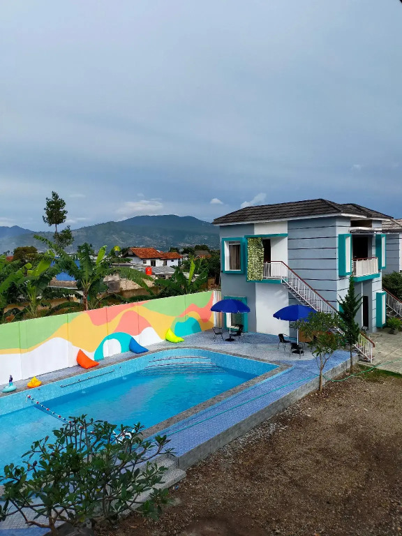 Urbanview Hotel Maulana Hills Syariah
