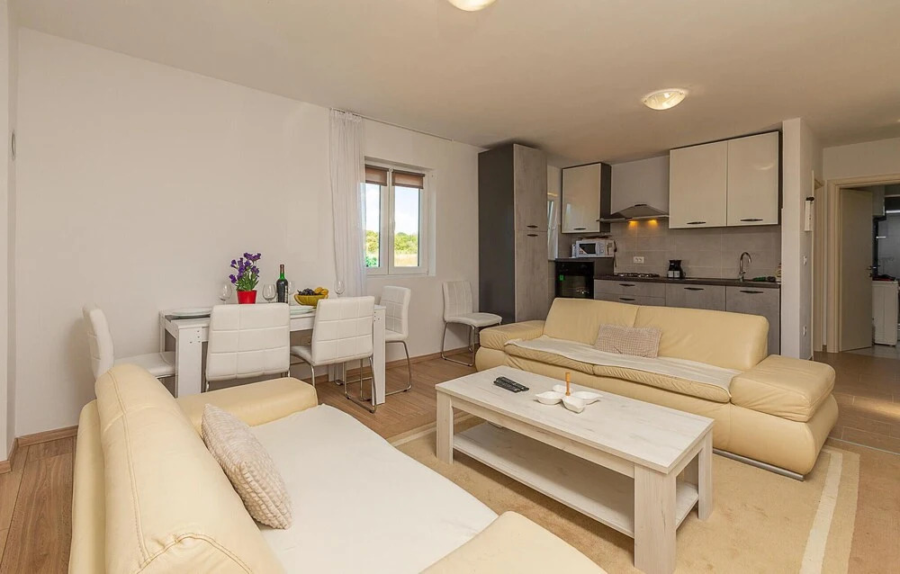 Stunning Home In Pula With Wifi