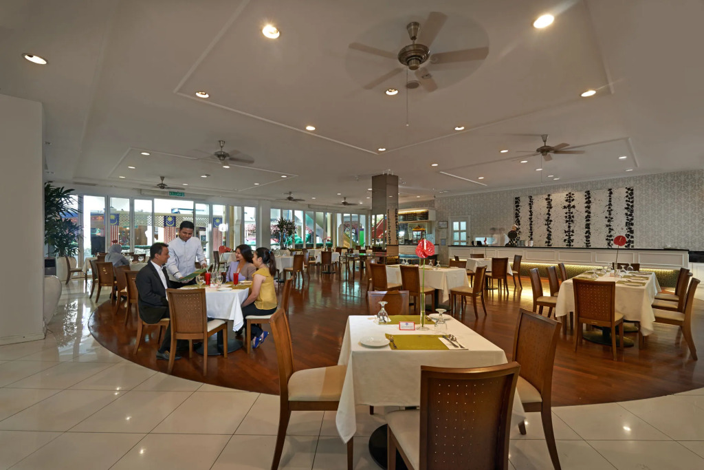 Royale Chulan The Curve