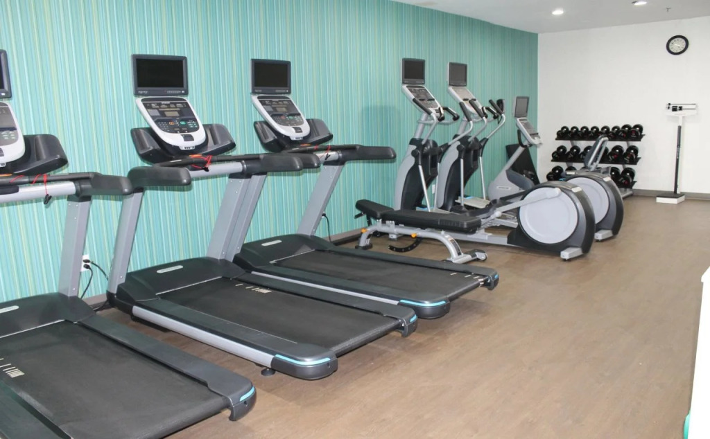 Holiday Inn Express & Suites - Tulare by IHG